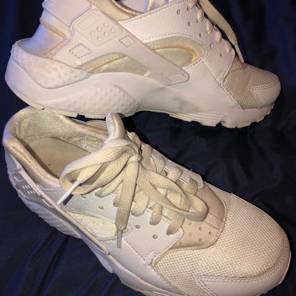 *SOLD*Nike Huaraches White. Women’s Size9 (7youth) - Picture 4 of 6